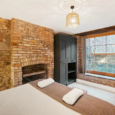 Highbury Corner Apartment *